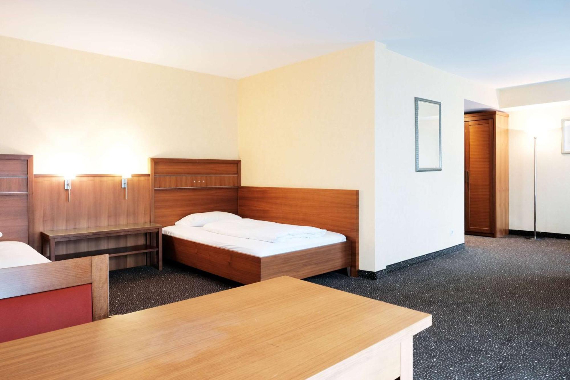 فندق Ramada By Wyndham Duesseldorf راتينغن المظهر الخارجي الصورة